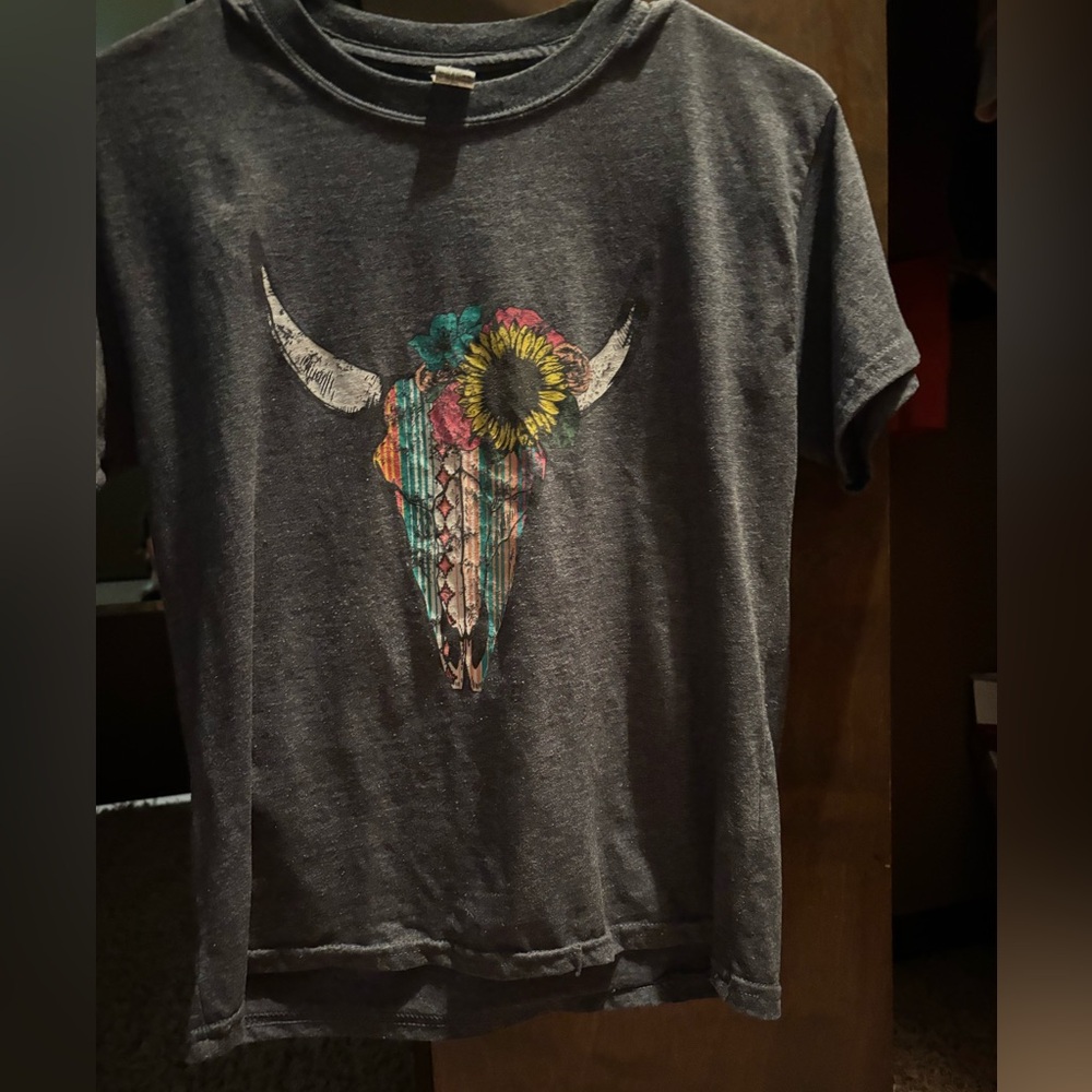 Gildan Charcoal Short Sleeve Tee with Southwestern Bull Skull